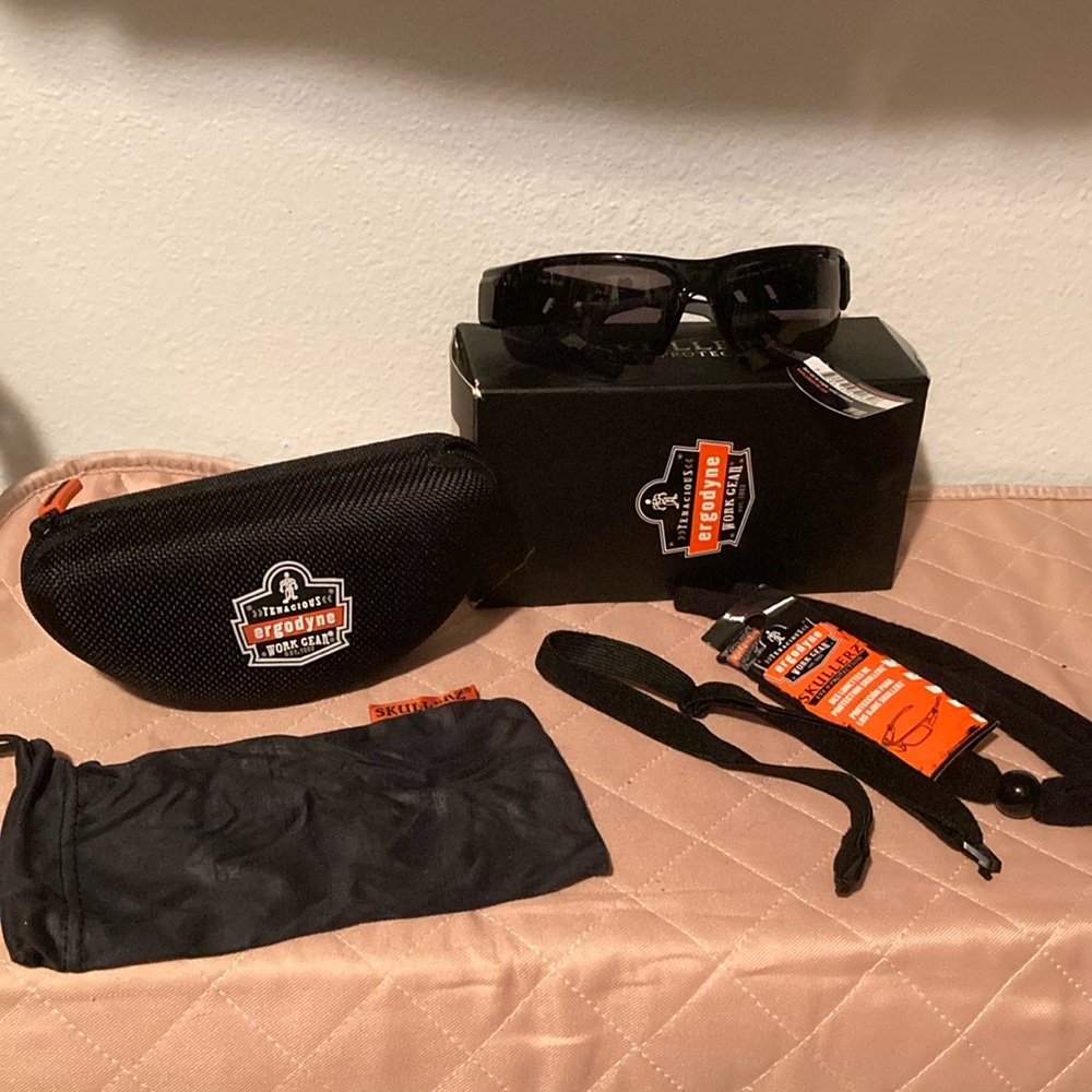 Scullerz Eye Protection Black Sunglasses Set